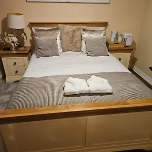 Elite At New Forest Village Homestay Robin Hood